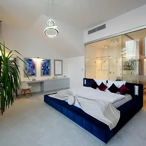  Апартаменты Karoly Corner Residences